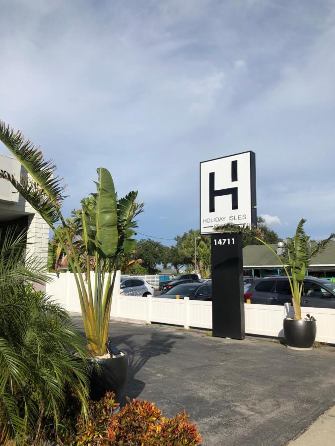 Holiday Isles Resort Madeira Beach Exterior photo