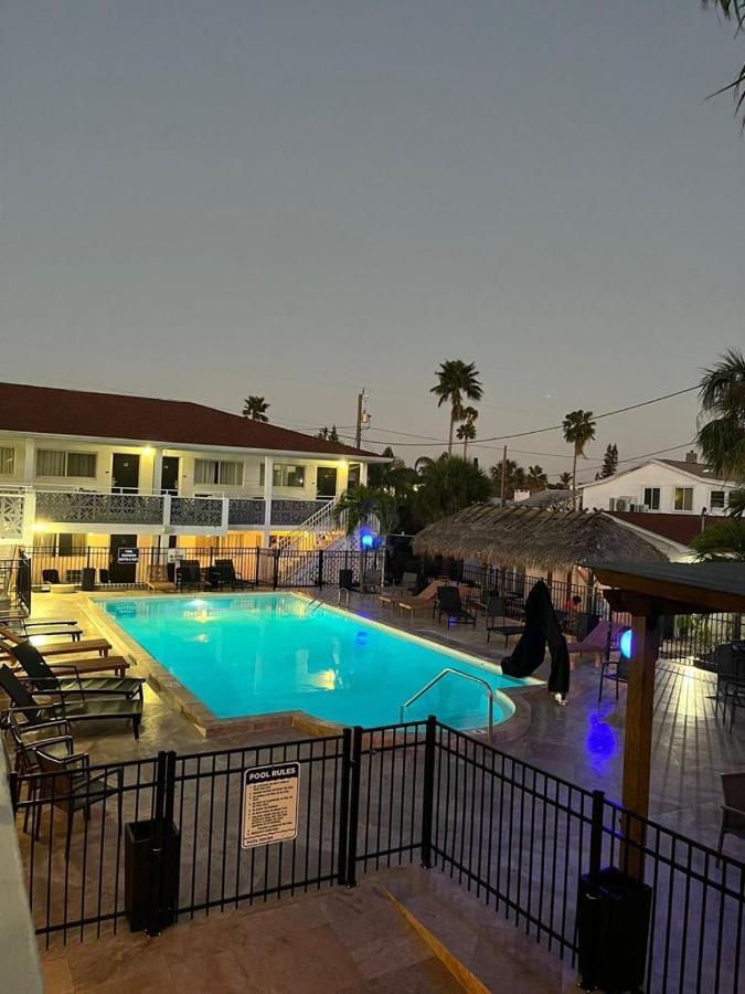 Holiday Isles Resort Madeira Beach Exterior photo
